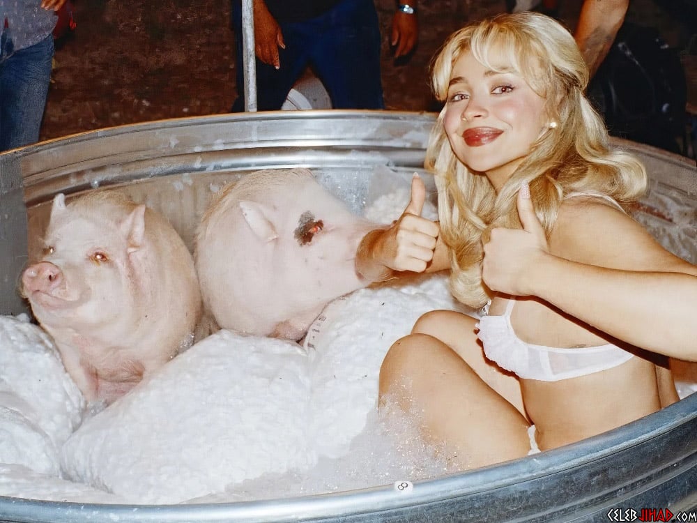 Sabrina Carpenter pigs