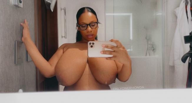 OnlyOneRhonda - OnlyFans Leak