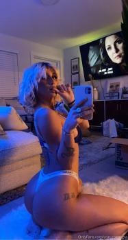 Zoe Consagra - OnlyFans Leak