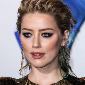 Amber Heard - Aquaman premiere in Los Angeles