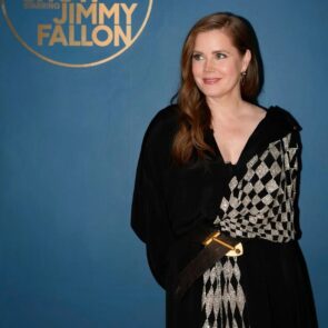 Amy Adams in Versace Spring 2026 Look on Fallon June 2026, photo 2