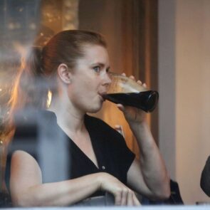 Amy Adams at the Princess of Wales Pub in Primrose Hill, July 2016, photo 2