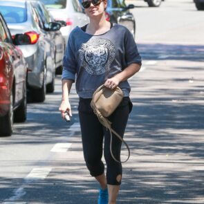 Amy Adams in Leggings at Earth Bar in West Hollywood 4/22/2016