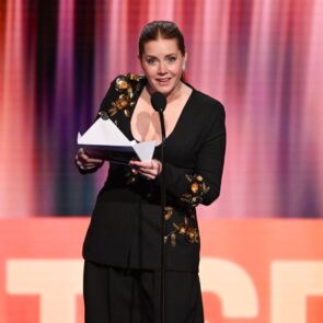 Amy Adams at the 2025 Film Independent Spirit Awards, photo 3
