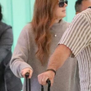 Amy Adams - Shades Up at Los Angeles Airport 10-20-2024, photo 2