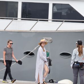 Amy Adams - Filming on a Yacht "At the Sea" in Quincy 07-23-2024, photo 2