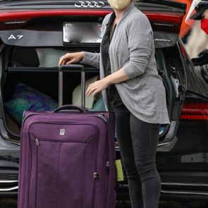 Amy Adams in Travel Outfit - LA 11/02/2021
