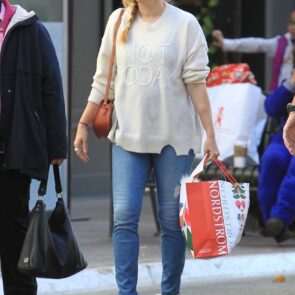 Amy Adams - Christmas Shopping at The Grove in Los Angeles