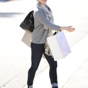 Amy Adams - Street Style - Wears Jeans in Beverly Hills, January 2014
