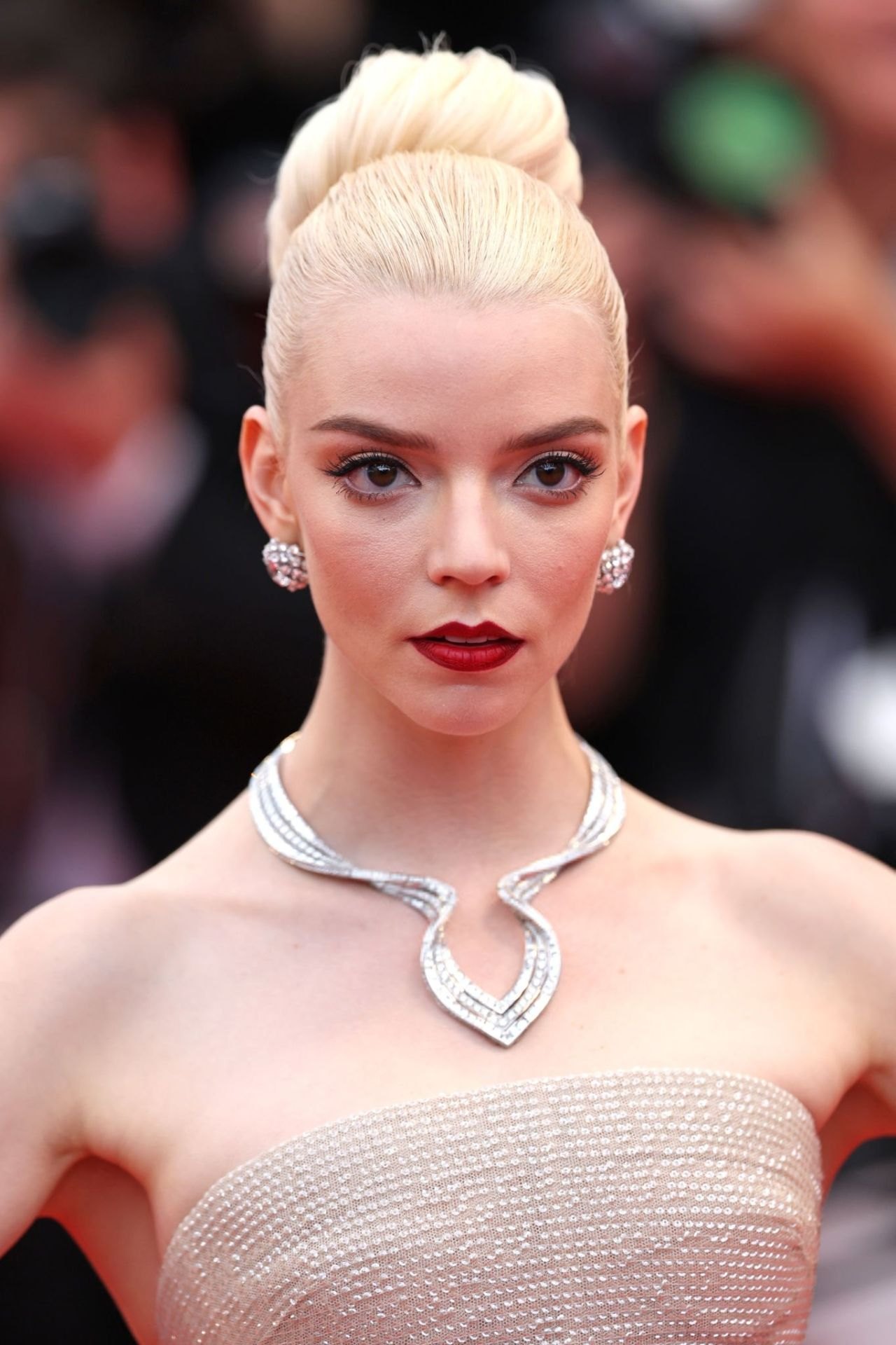 Anya Taylor-Joy in an ivory gown at the Furiosa: A Mad Max Saga premiere at Cannes, May 2024, photo 4