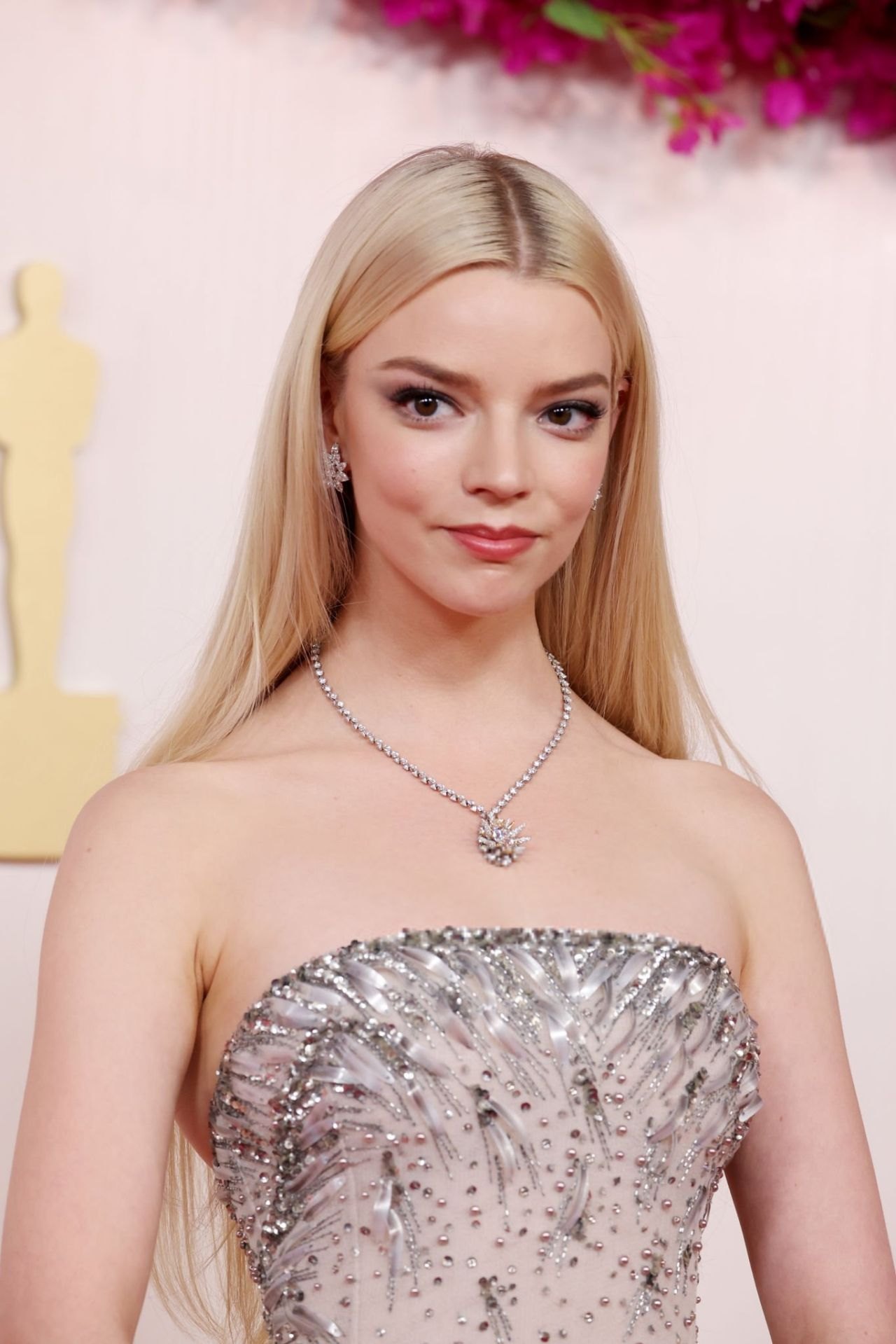 Anya Taylor-Joy in a silver vintage Dior gown at the 2024 Oscars, photo 4
