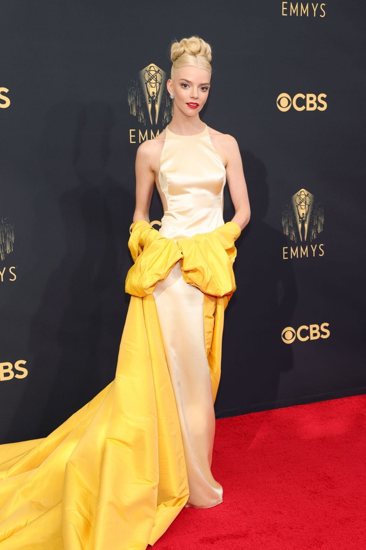 Anya Taylor-Joy in a yellow Dior gown at the 2021 Emmy Awards