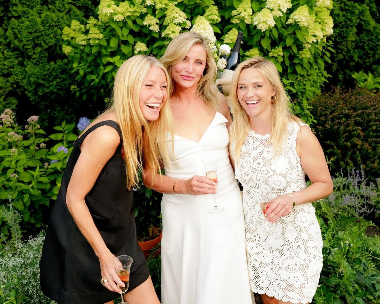 Cameron Diaz with Reese Witherspoon and Gwyneth Paltrow at an Avaline wine dinner, 2024, photo 3