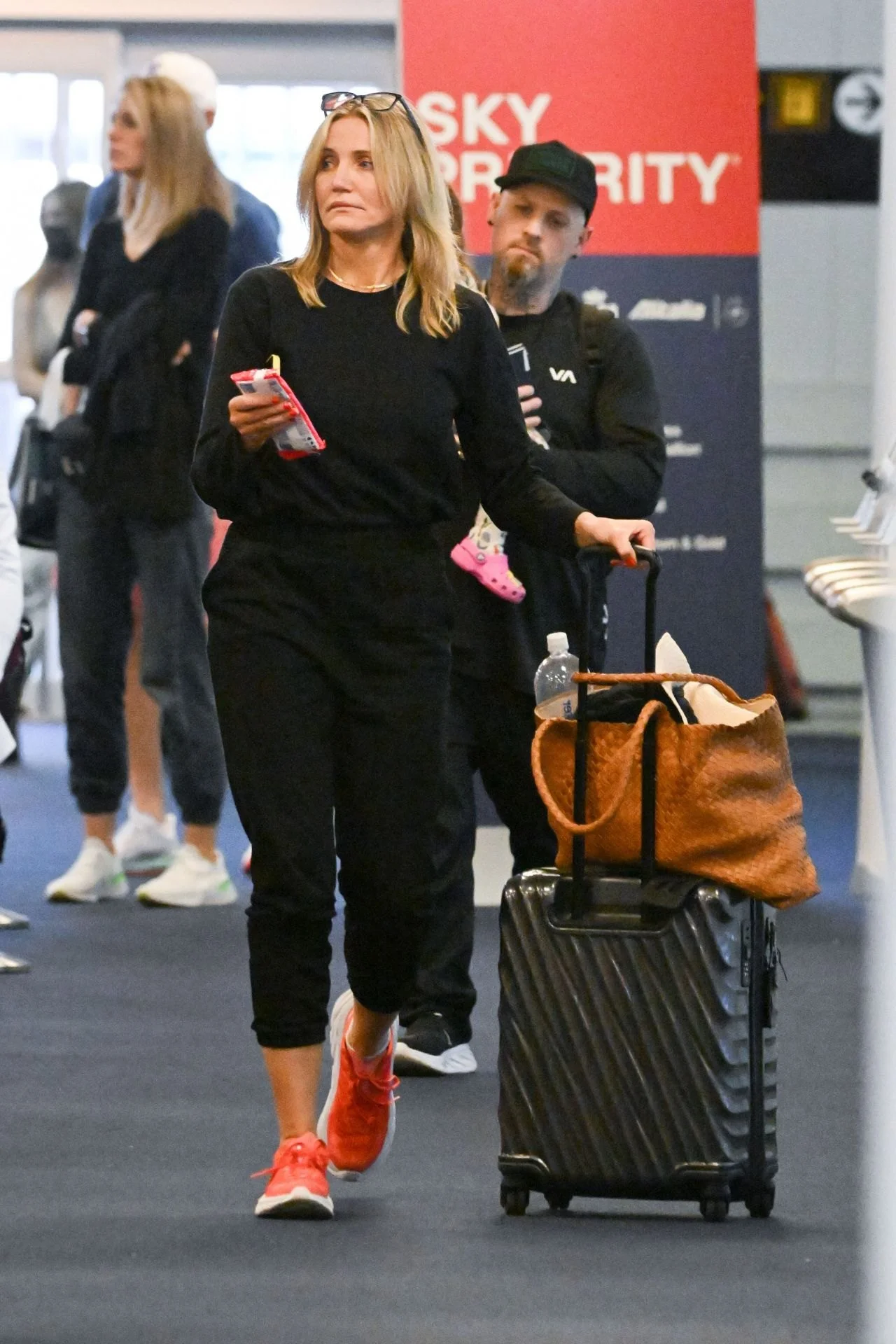 Cameron Diaz at JFK Airport in New York, June 2022, photo 3