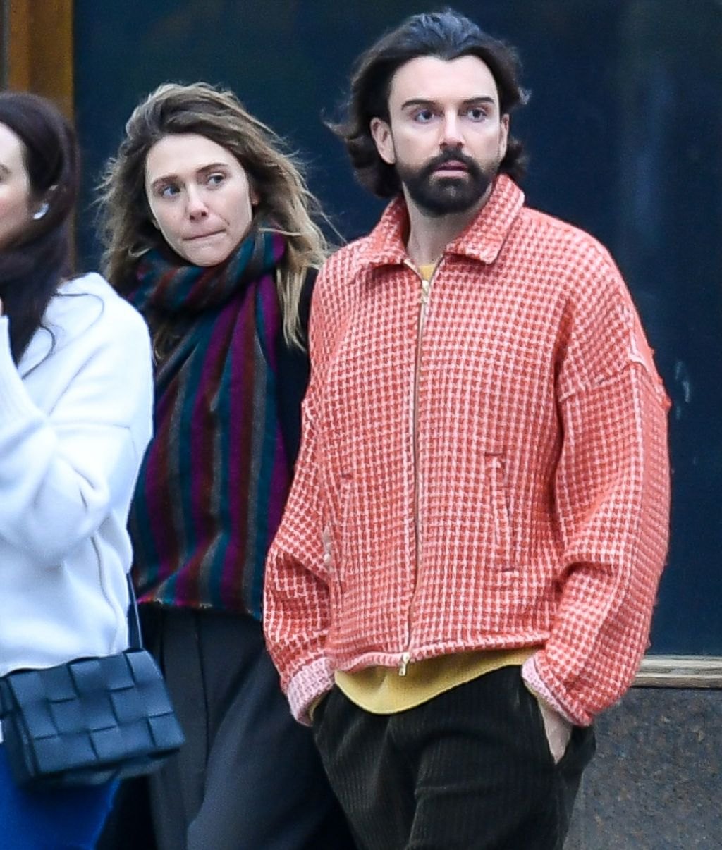 Elizabeth Olsen and Robbie Arnett out in New York City, October 2023, photo 2