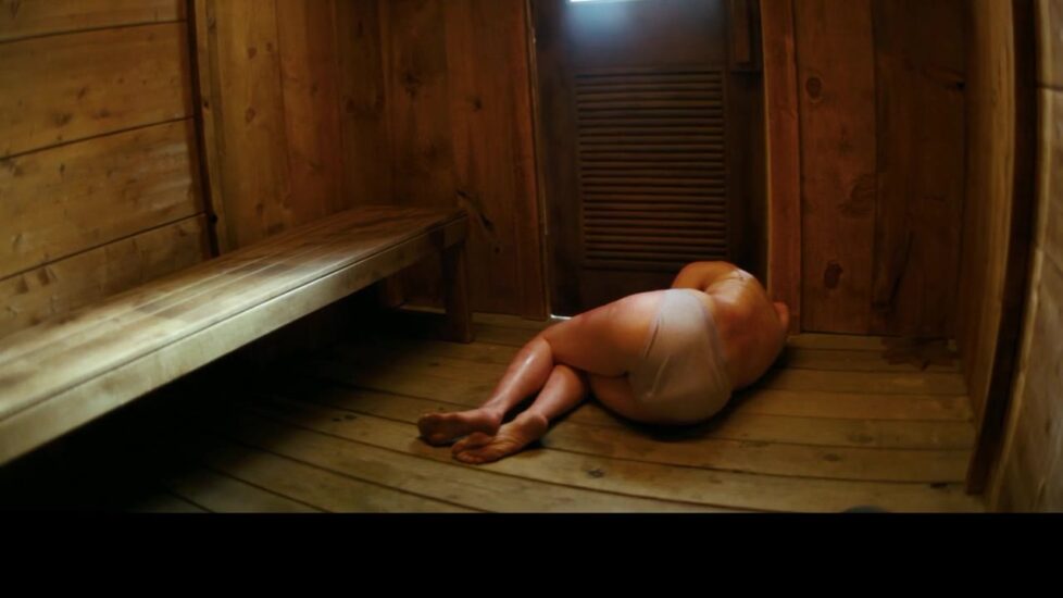Emma Stone nude in Kinds of Kindness (2024), still 4