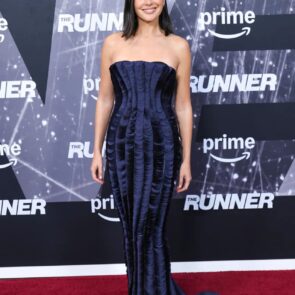 Gal Gadot Wears a Midnight Blue Textured Gown at The Runner Premiere