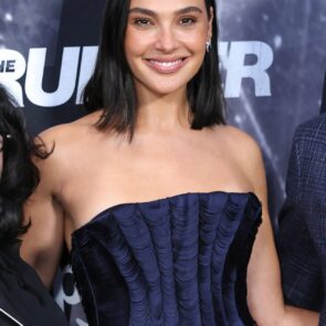 Gal Gadot Wears a Midnight Blue Textured Gown at The Runner Premiere
