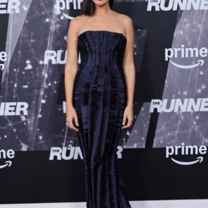 Gal Gadot Wears a Midnight Blue Textured Gown at The Runner Premiere