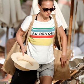 Natalie Portman Stuns in Black Bikini in St. Bart’s 12.24.2024