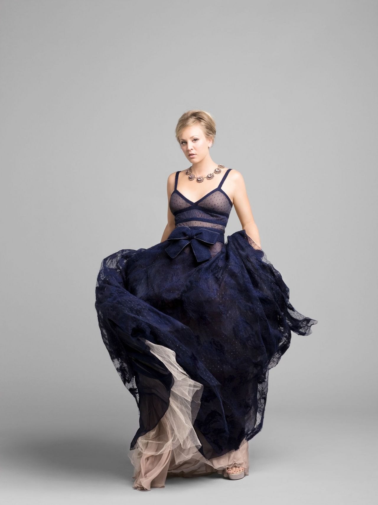 Kaley Cuoco - Photoshoot 2011, photo 3