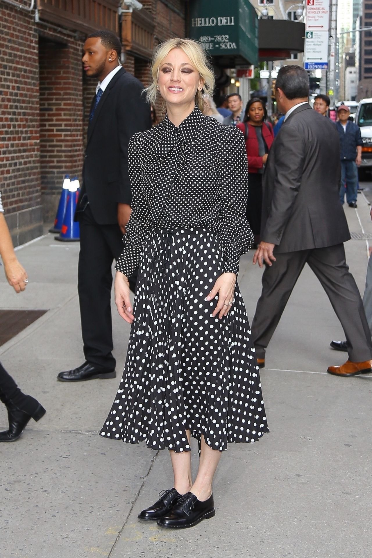Kaley Cuoco Outside "The Late Show with Stephen Colbert" in NYC 05/16/2019, photo 2
