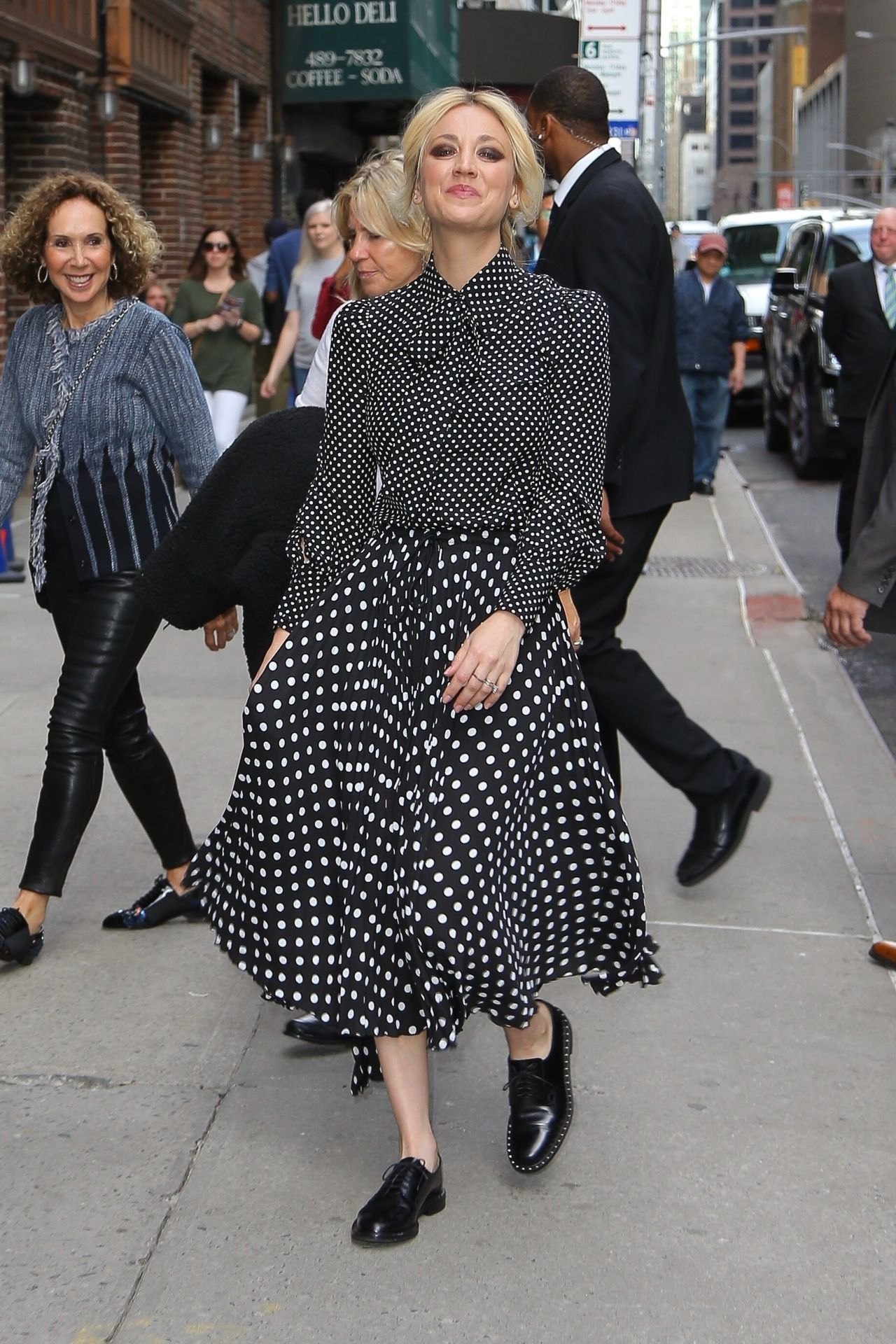 Kaley Cuoco Outside "The Late Show with Stephen Colbert" in NYC 05/16/2019, photo 3