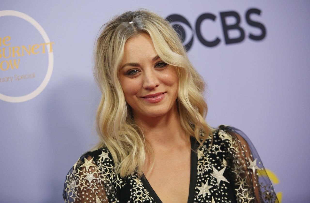 Kaley Cuoco - The Carol Burnett 50th Anniversary Special in LA, photo 2