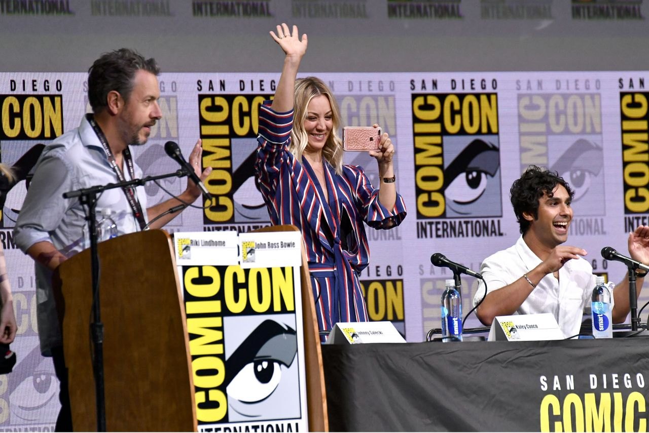 Kaley Cuoco - "The Big Bang Theory" TV Show Panel at Comic-Con in San Diego 07/21/2017, photo 2