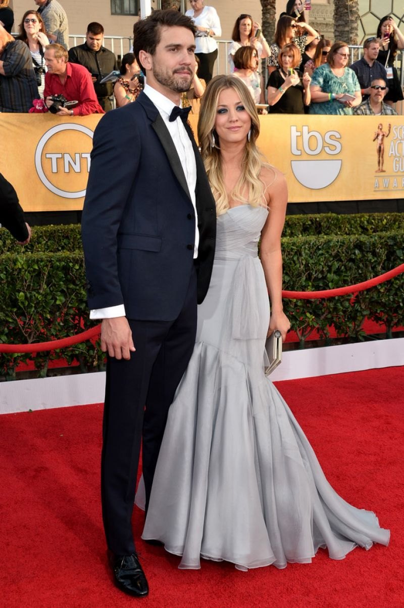 Kaley Cuoco Wears Vera Vang - 2014 SAG Awards in Los Angeles, photo 2