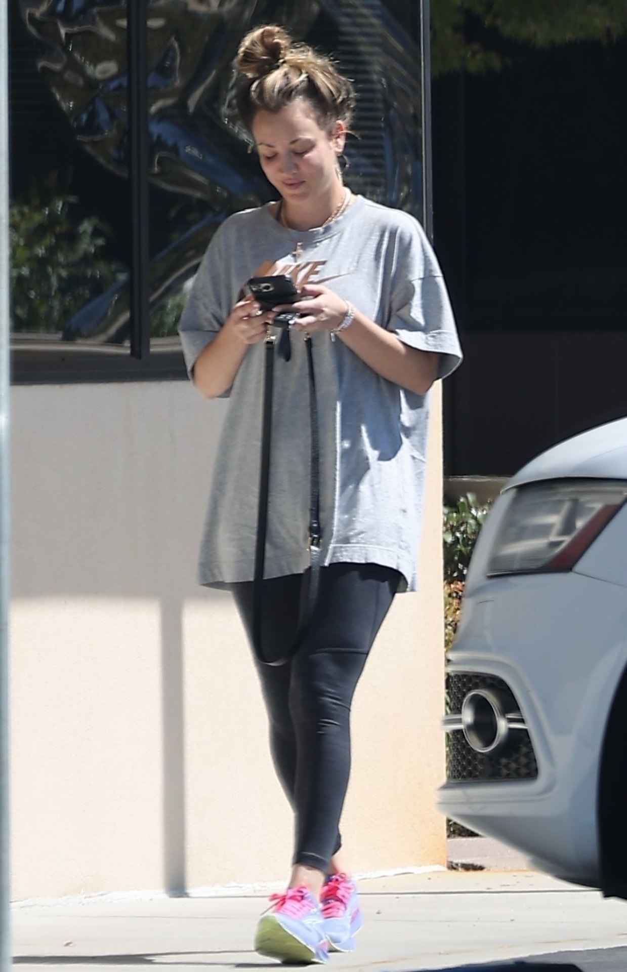Kaley Cuoco Out in Agoura Hills 09/25/2023, photo 2