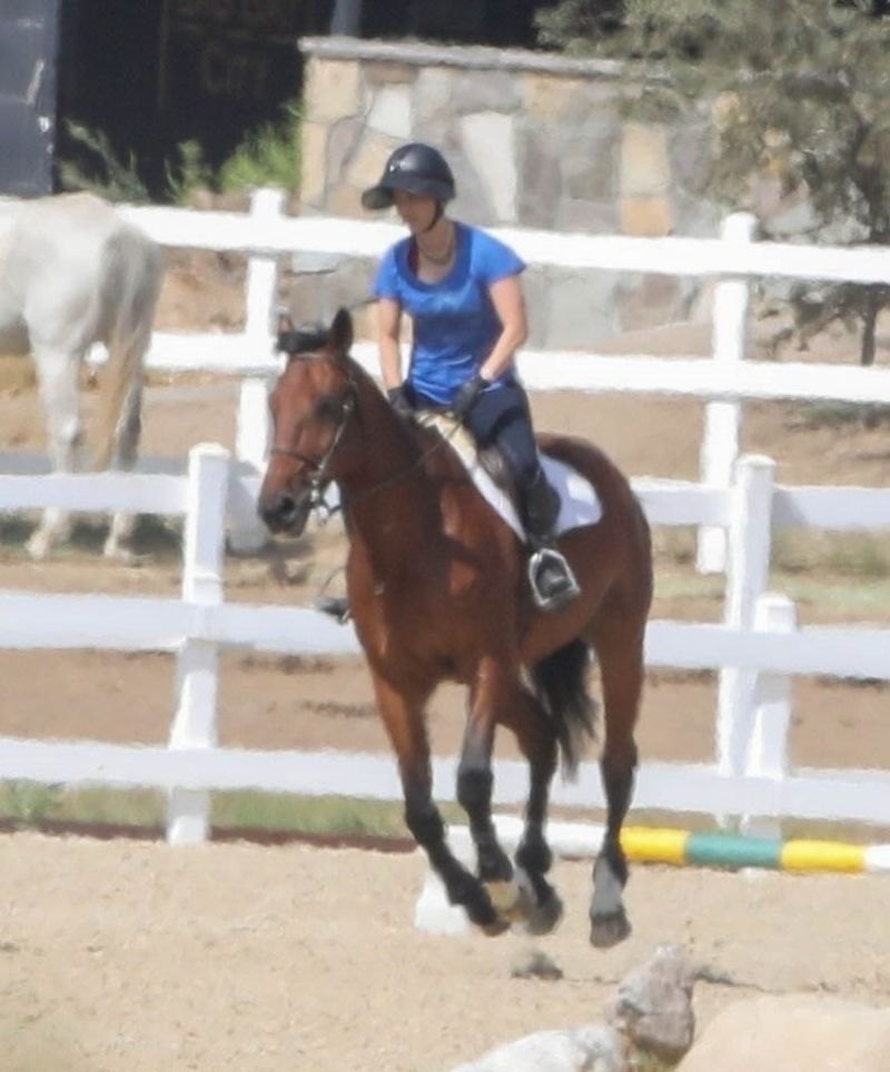 Kaley Cuoco - Horse Riding in Thousand Oaks 08/21/2023, photo 2