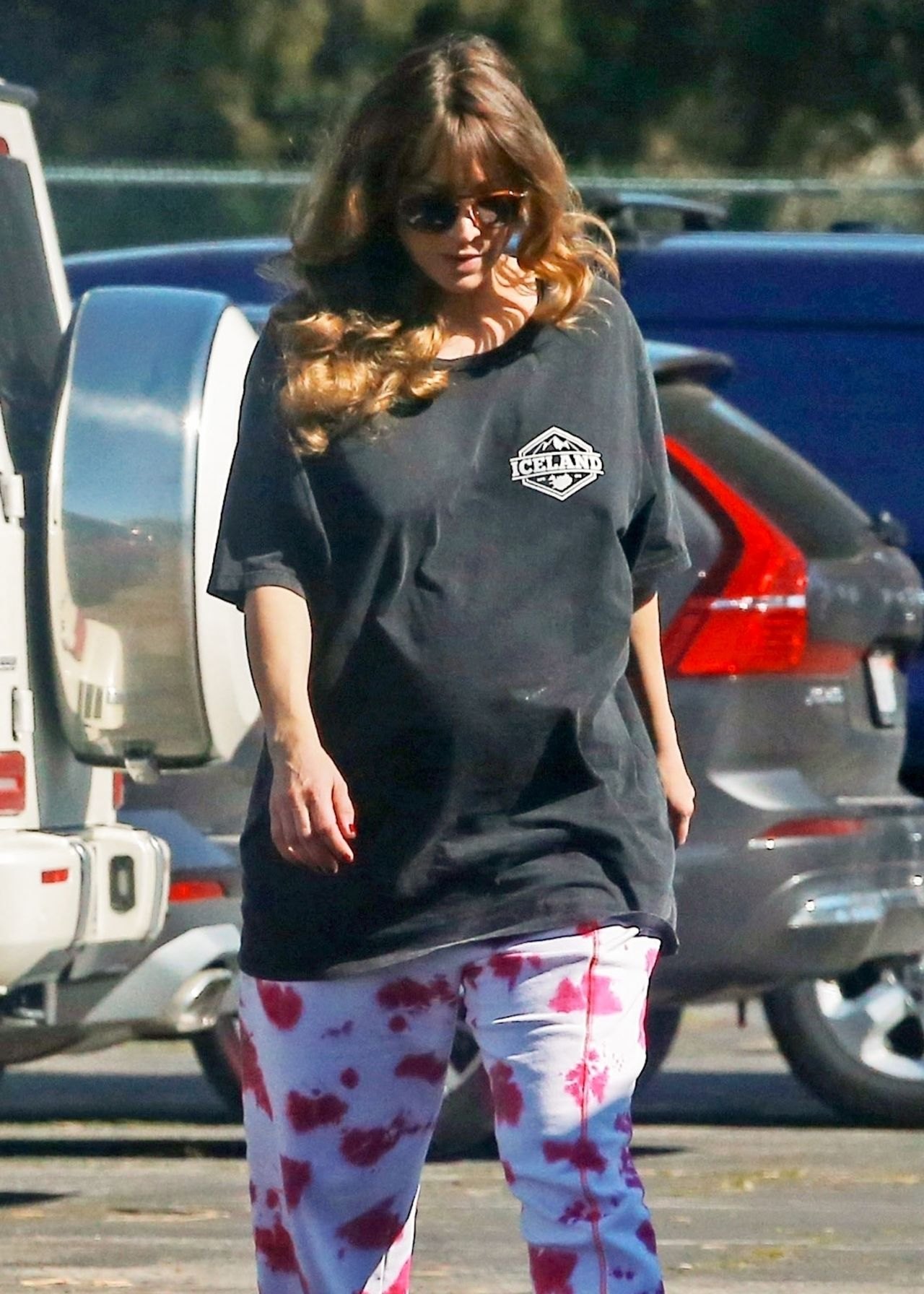 Kaley Cuoco Out in Los Angeles 02/08/2023