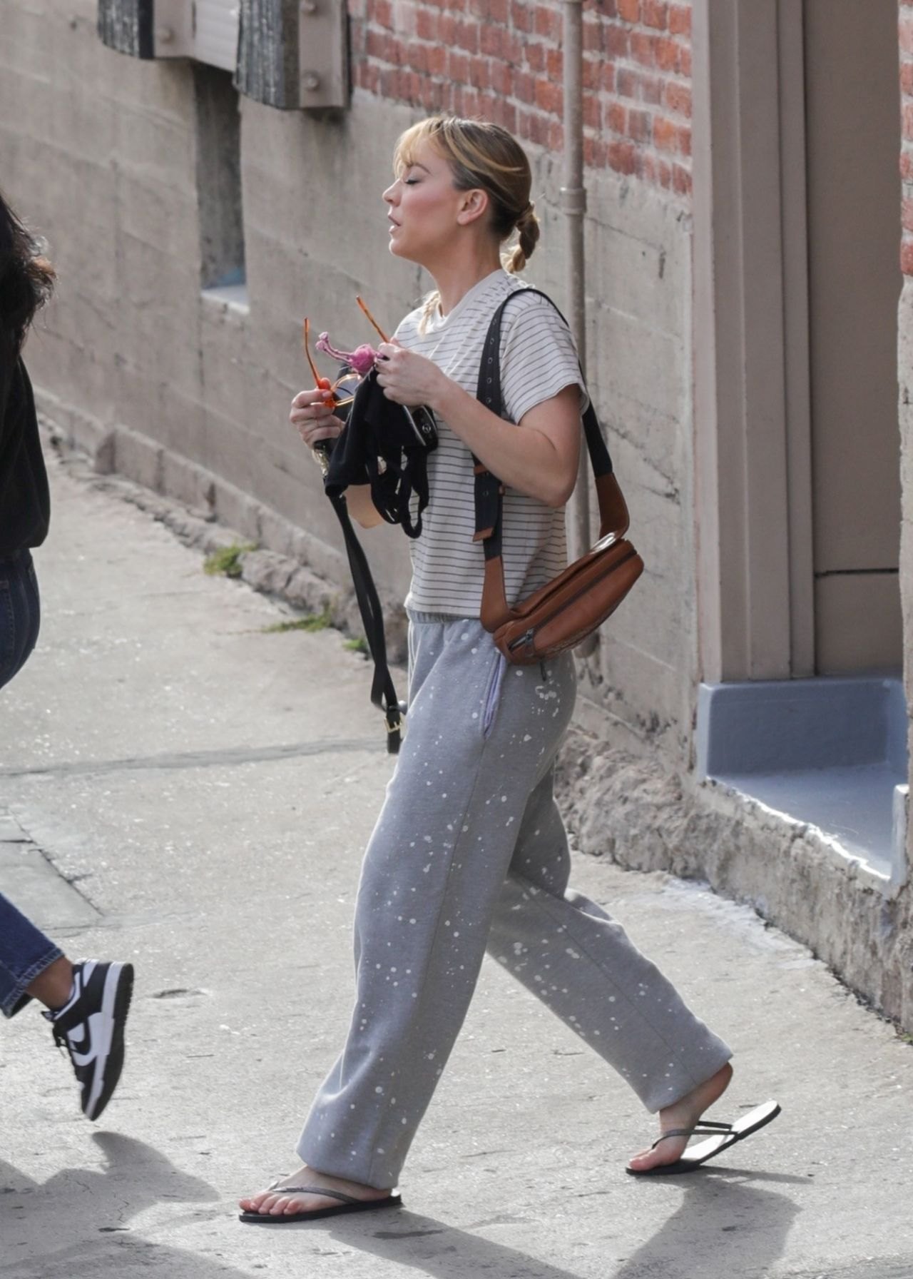 Kaley Cuoco - Departs the El Capitan Entertainment Centre in Hollywood 04/18/2022, photo 2