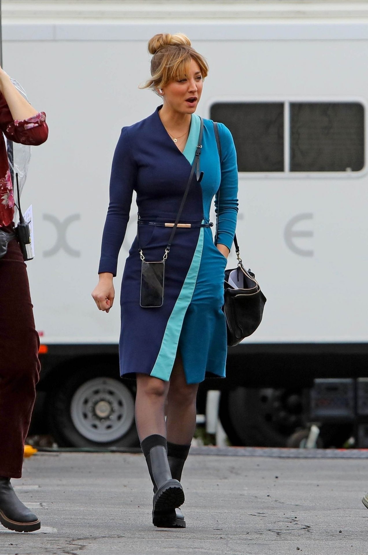 Kaley Cuoco - "The Flight Attendant" Set in Los Angeles 10/07/2021