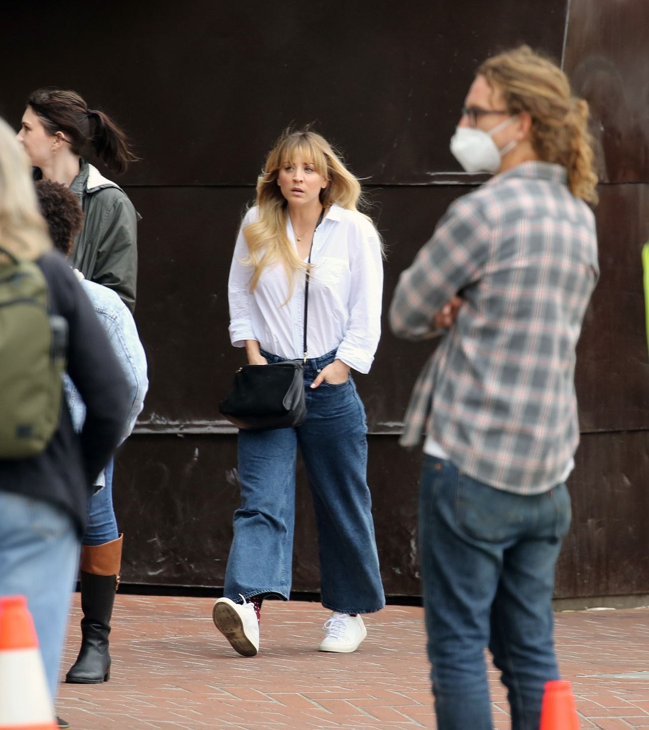 Kaley Cuoco Out in Los Angeles 09/27/2021, photo 2