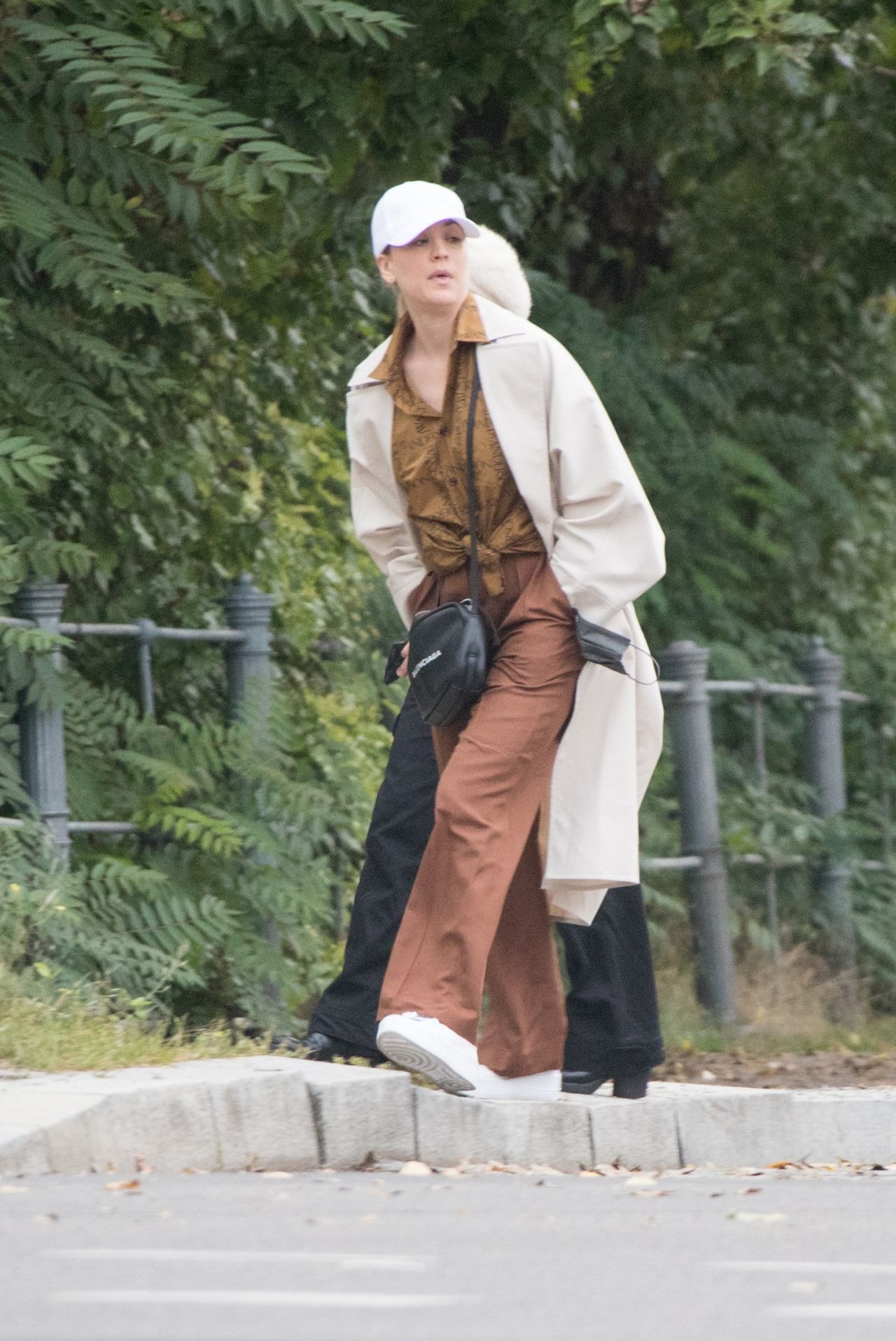 Kaley Cuoco - Charlottenburg in Berlin 09/12/2021