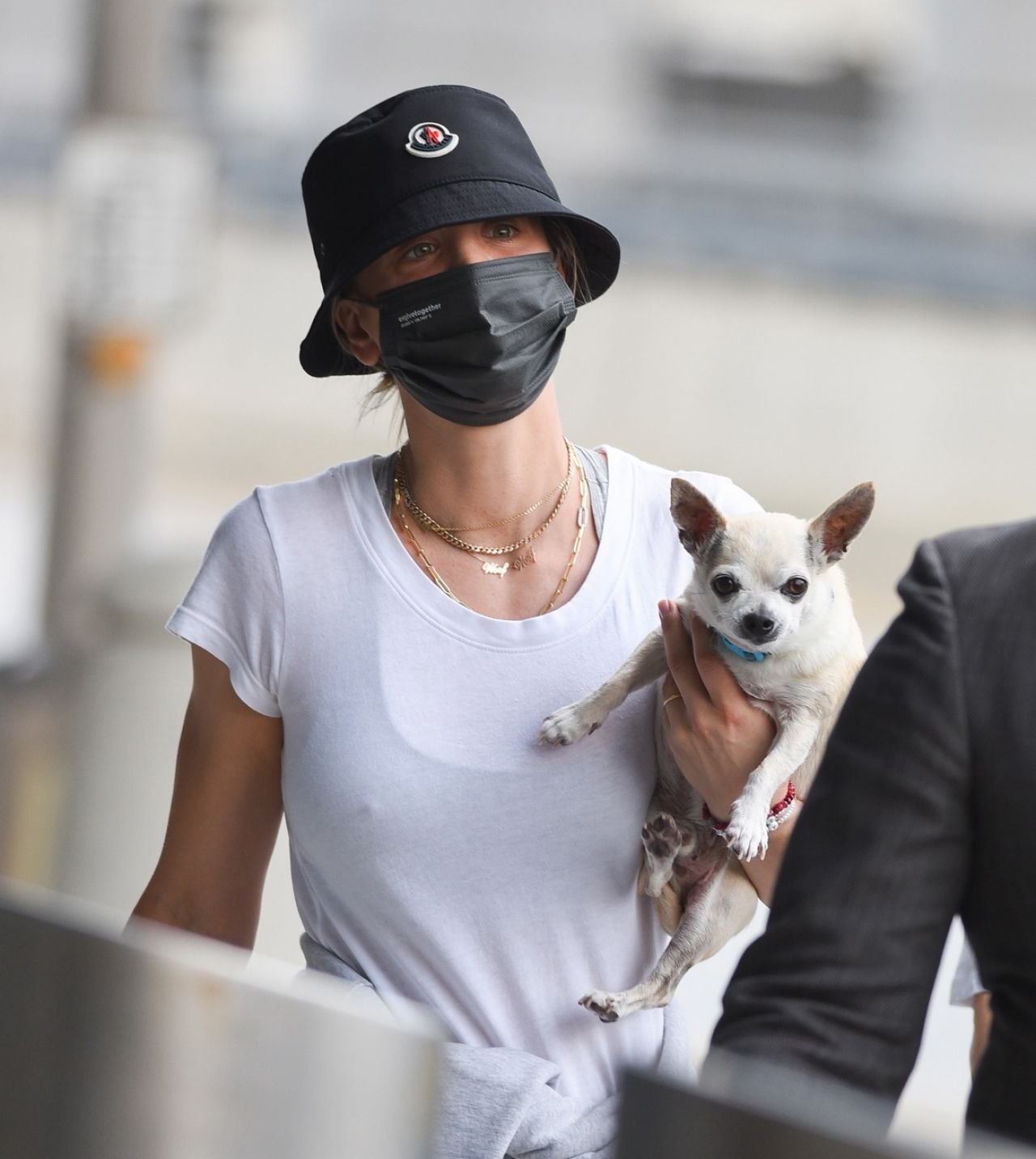 Kaley Cuoco at JFK Airport in New York 07/24/2021, photo 2