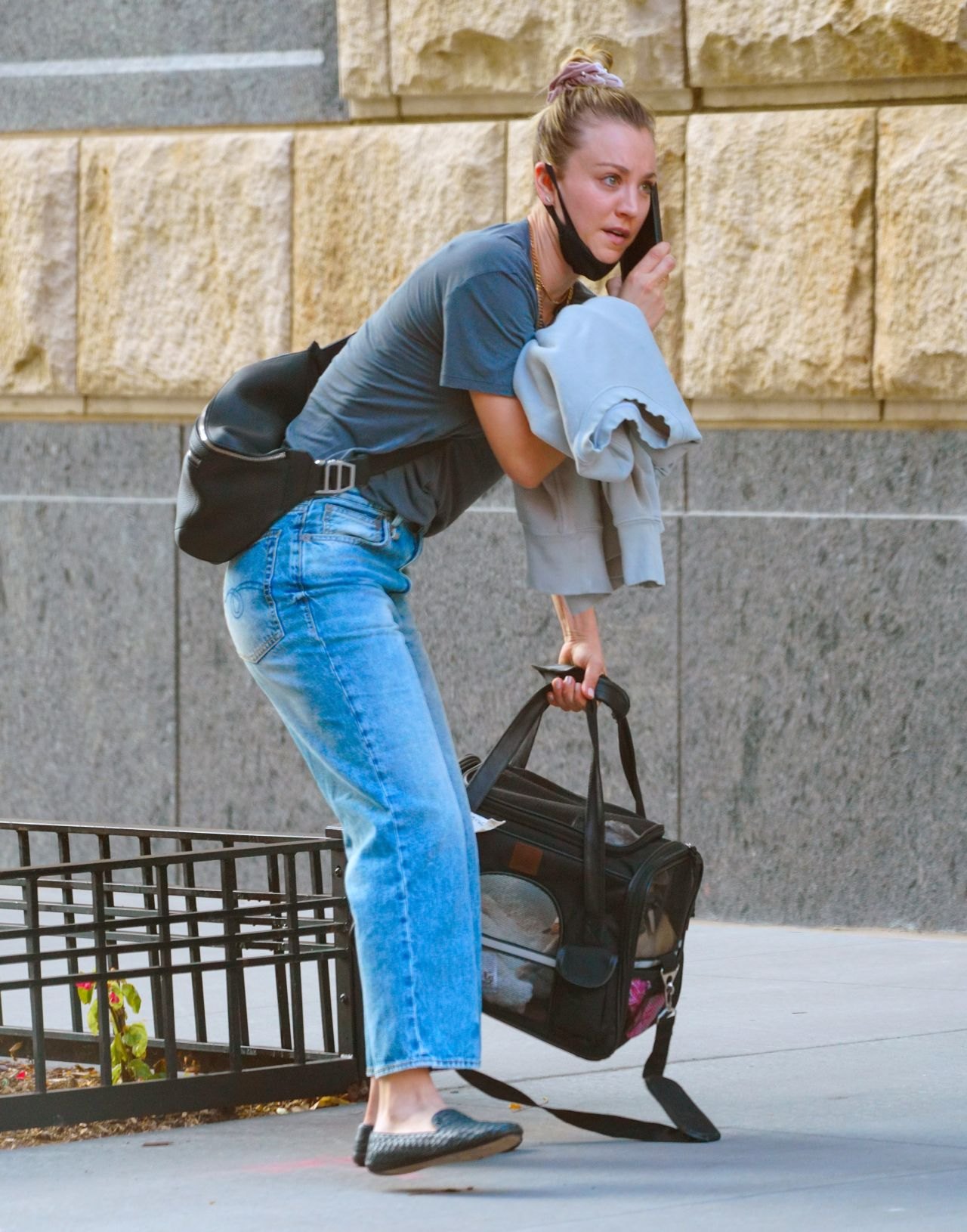 Kaley Cuoco On Her Phone - NYC 09/27/2020, photo 2