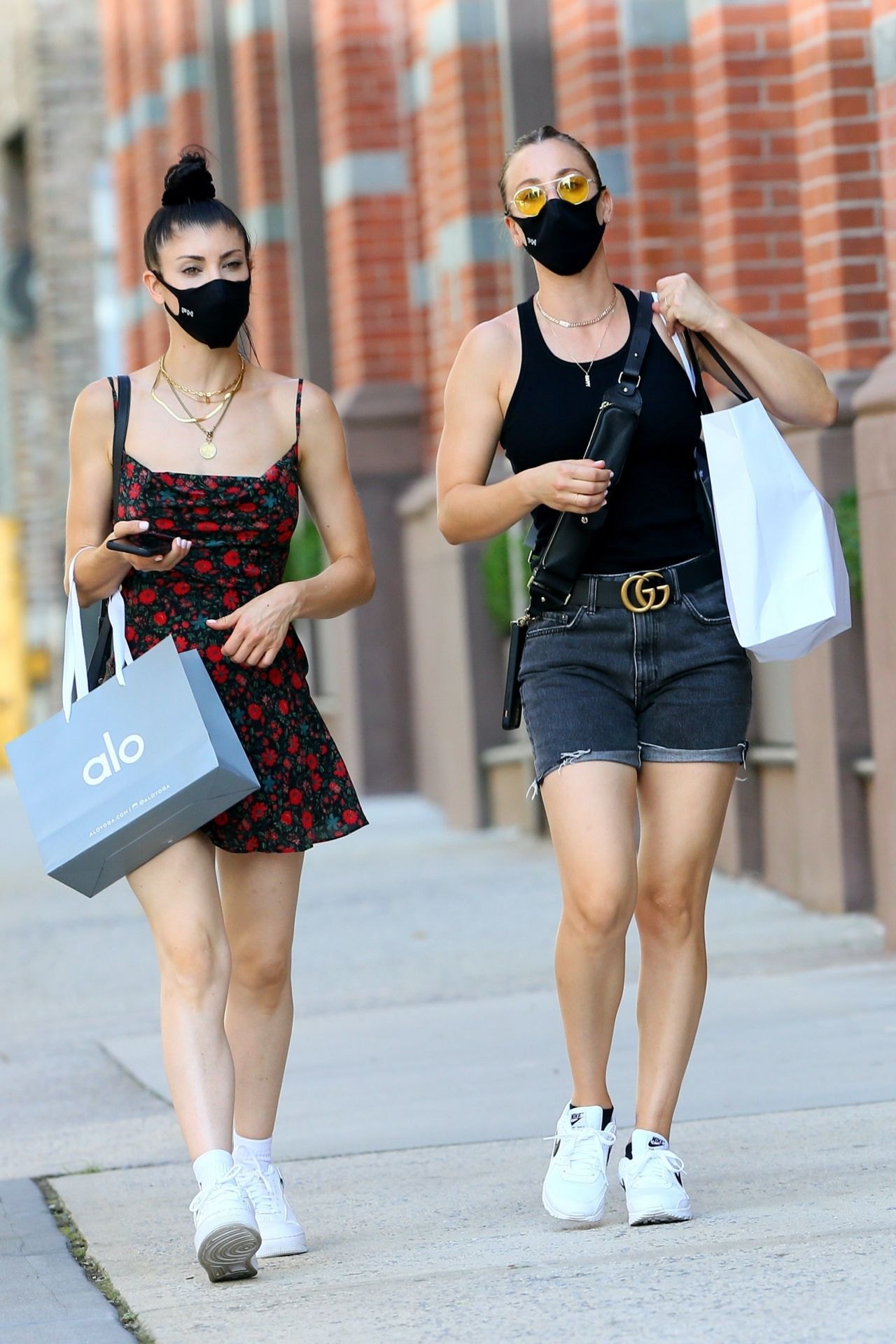 Kaley Cuoco Shopping With Her Sister Briana in SoHo, NY 09/07/2020