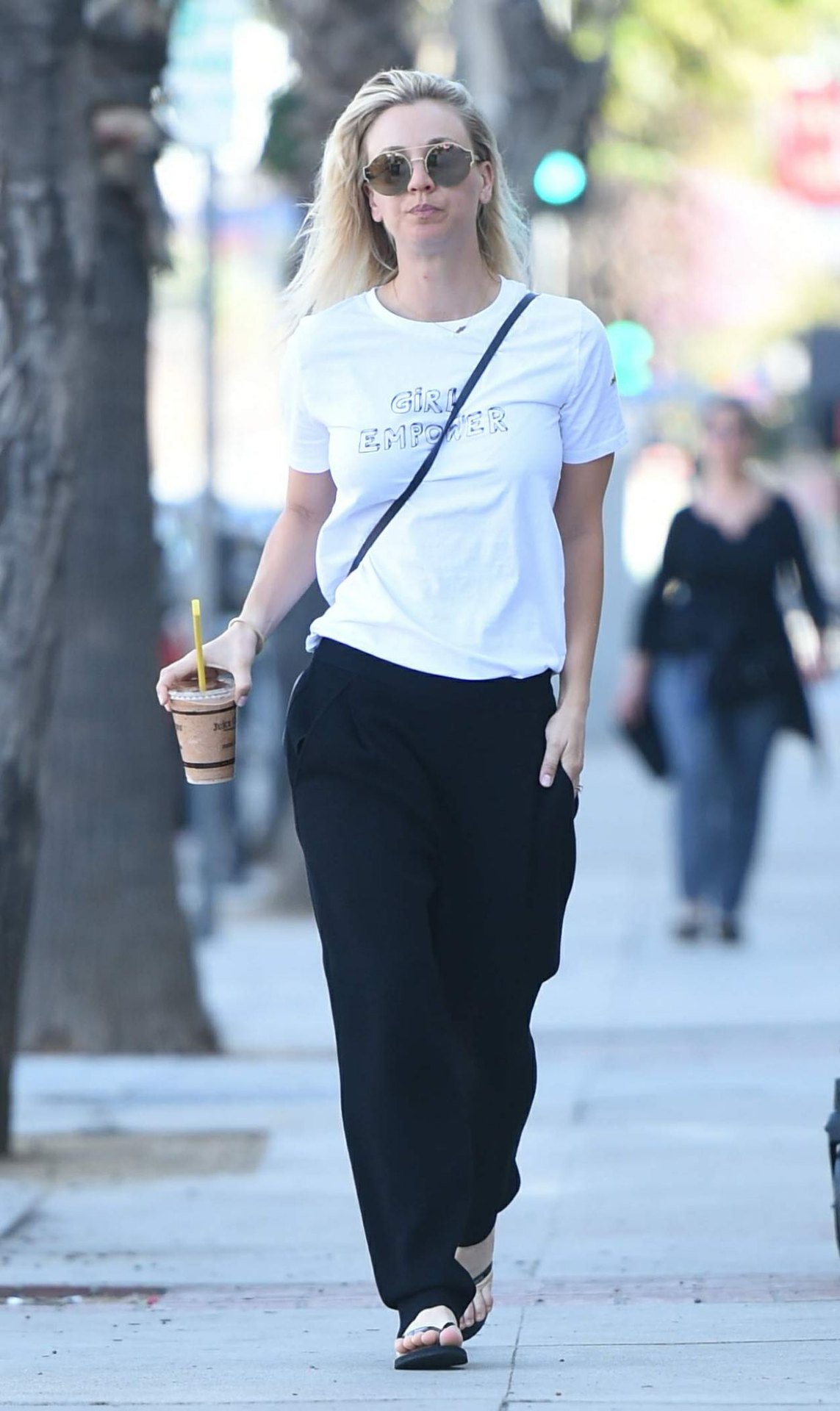 Kaley Cuoco - Street Style - Los Angeles 01/23/2018