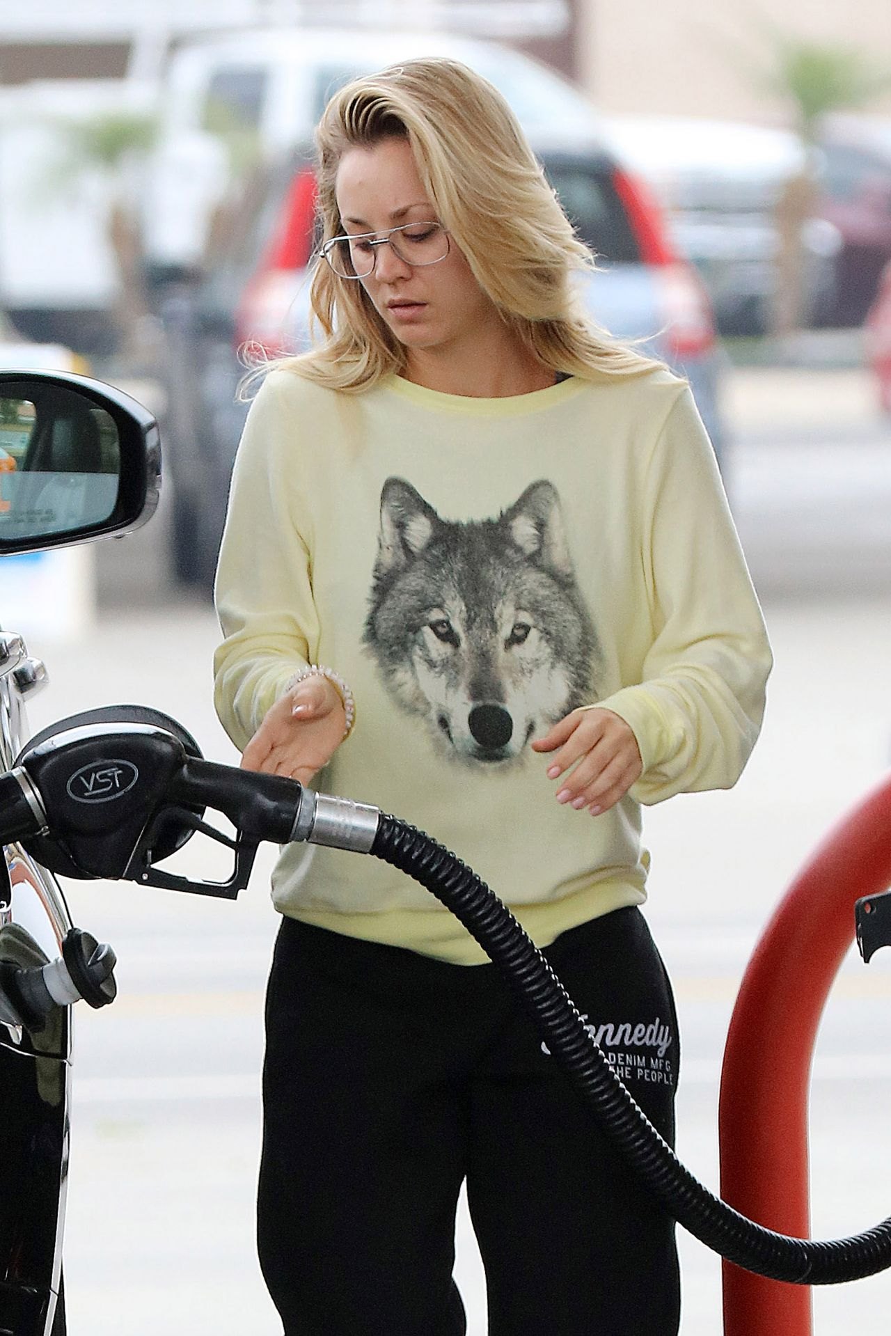 Kaley Cuoco - Getting Gas in Los Angeles 12/13/ 2016