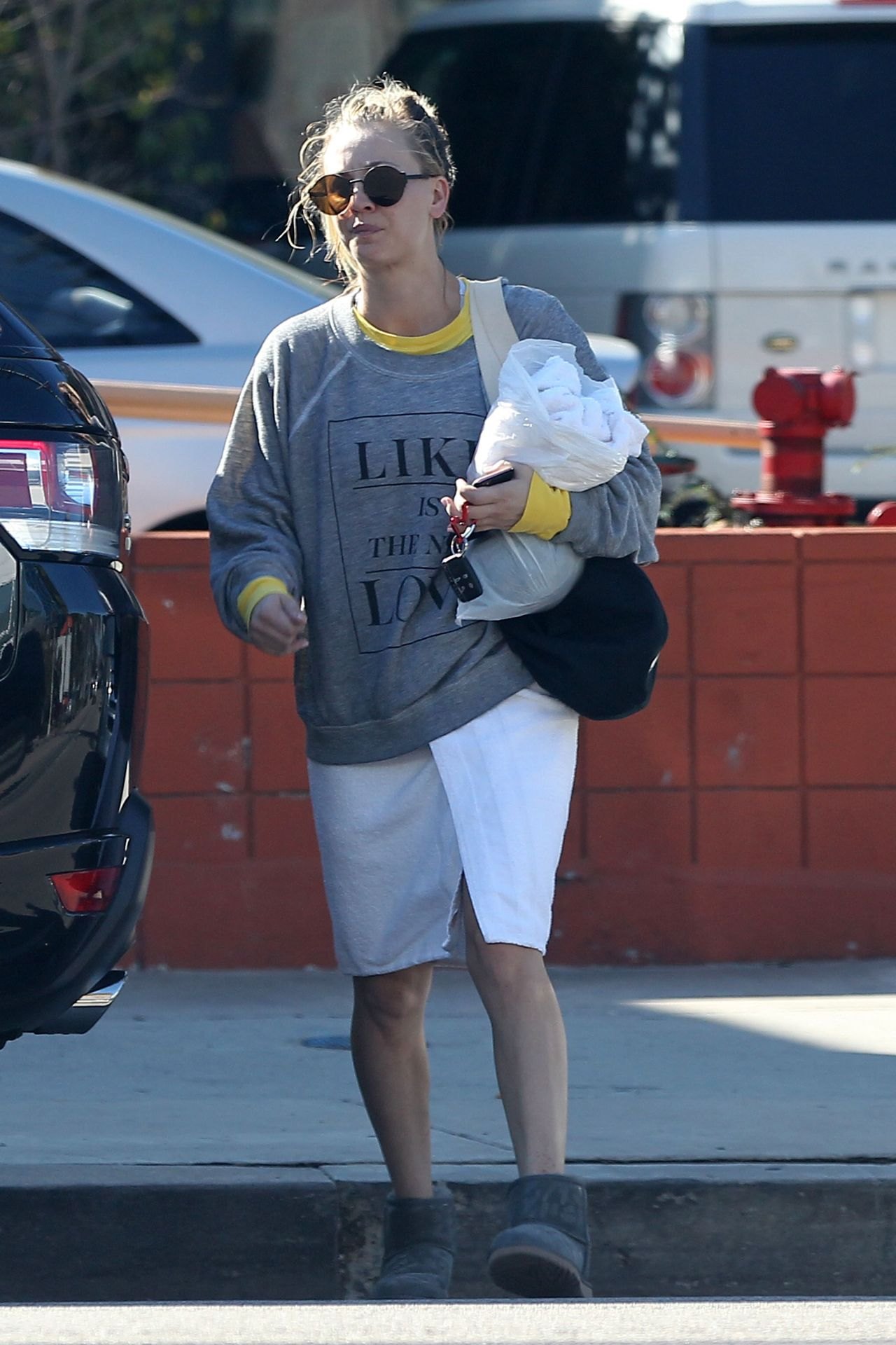 Kaley Cuoco Leaving a Yoga Class in LA, November 2016