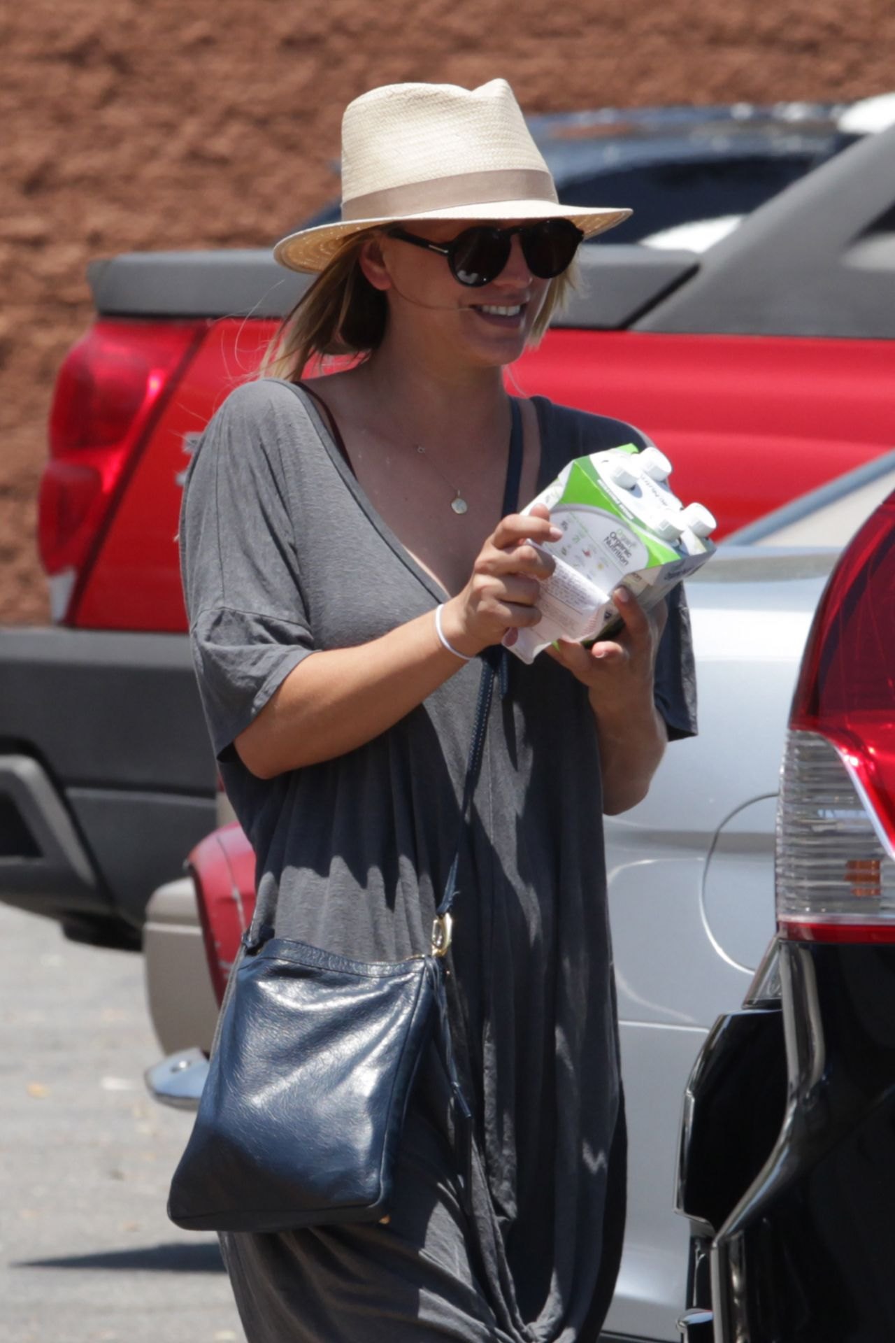 Kaley Cuoco Shopping in Encino, June 2016