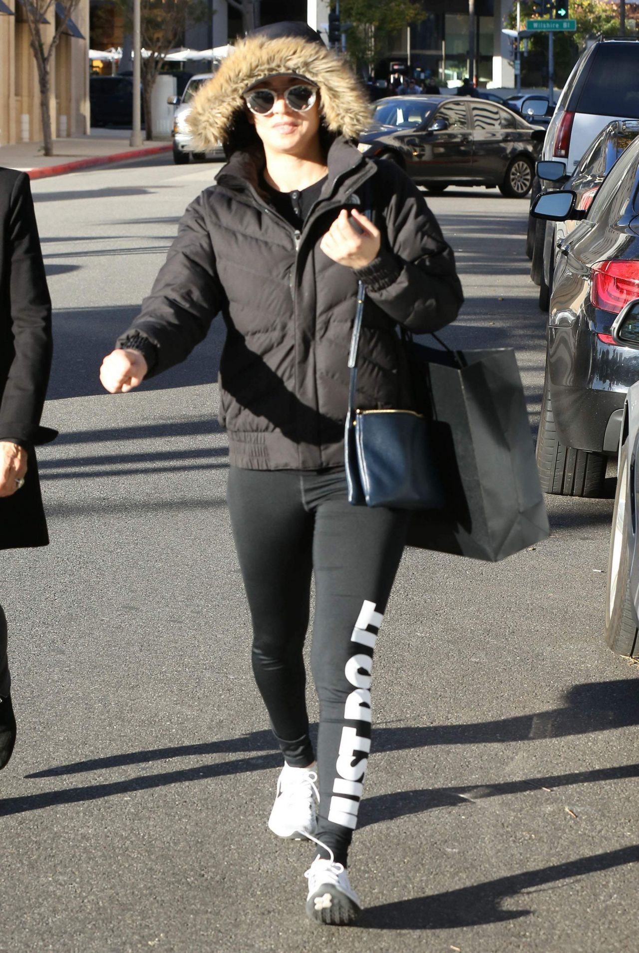 Kaley Cuoco Shopping at Barneys in Beverly Hills 12/23/2015