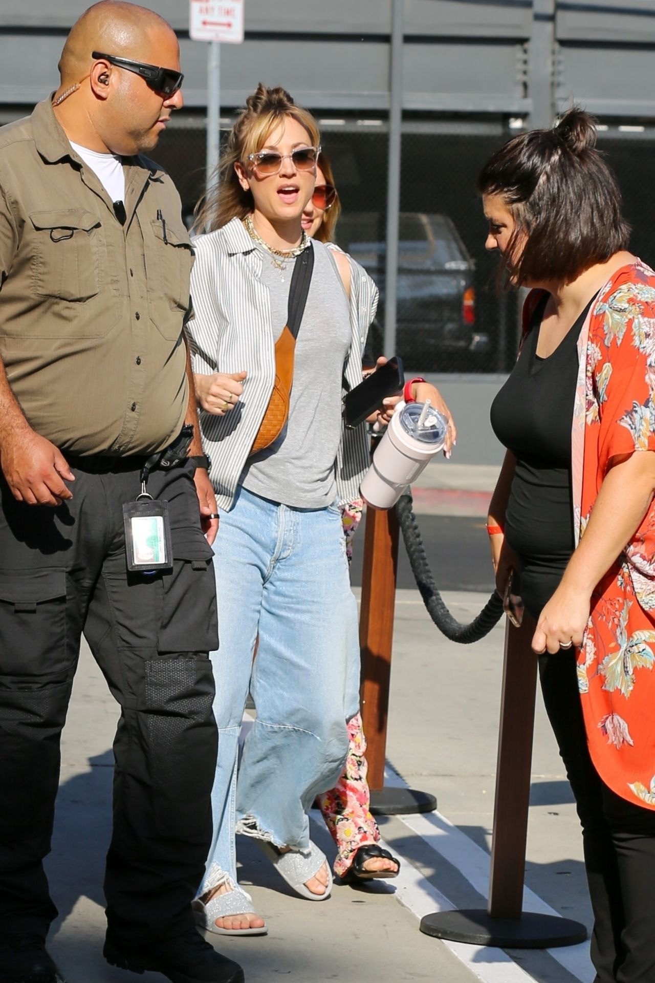 Kaley Cuoco Leaves the El Capitan Entertainment Centre in Hollywood on Jimmy Kimmel Live 05/25/2022, photo 2