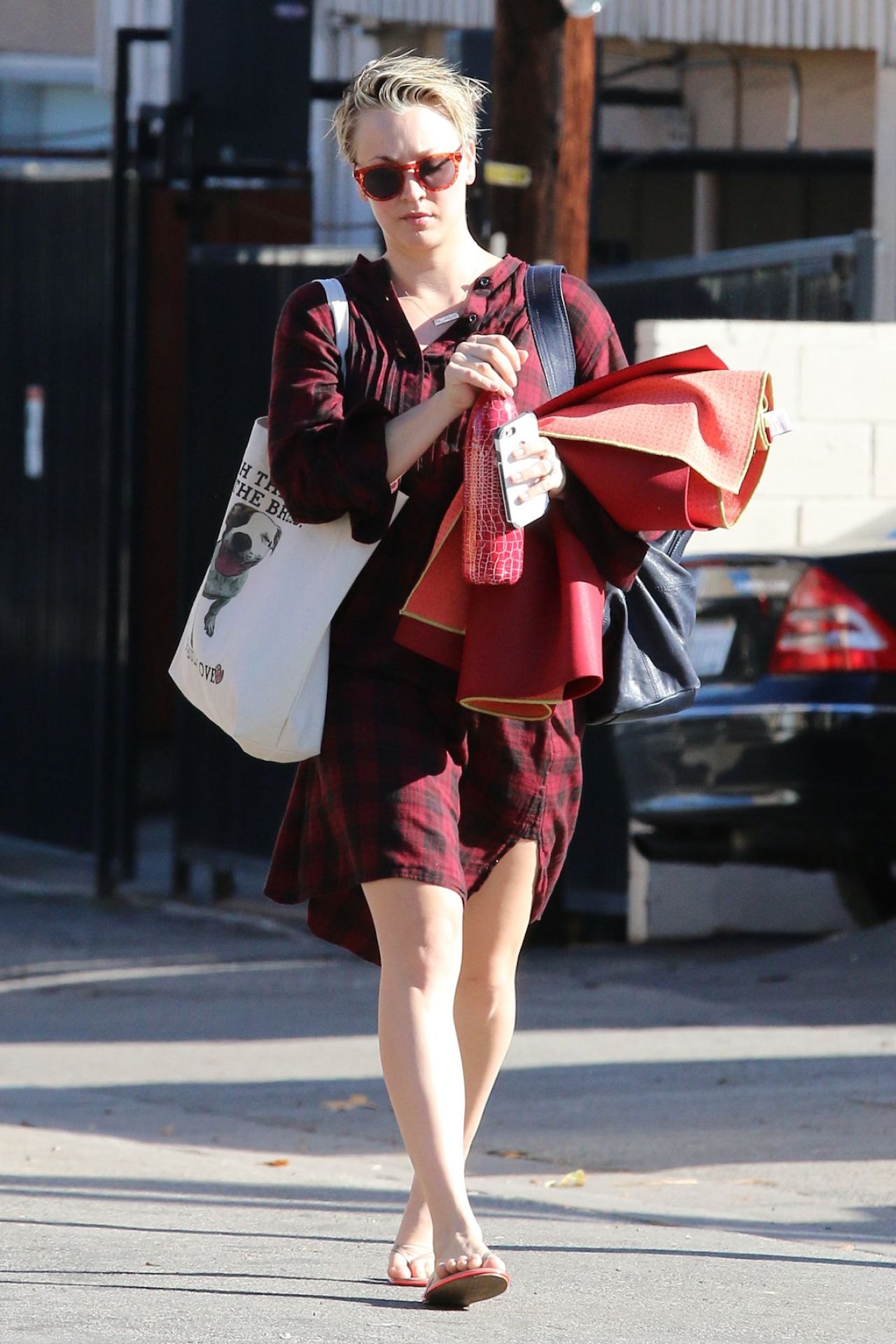 Kaley Cuoco Out in Los Angeles, December 2014