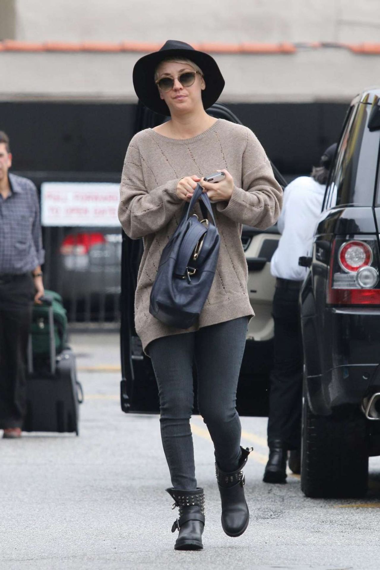 Kaley Cuoco - Street Style - Out in Beverly Hills, Dec 2014