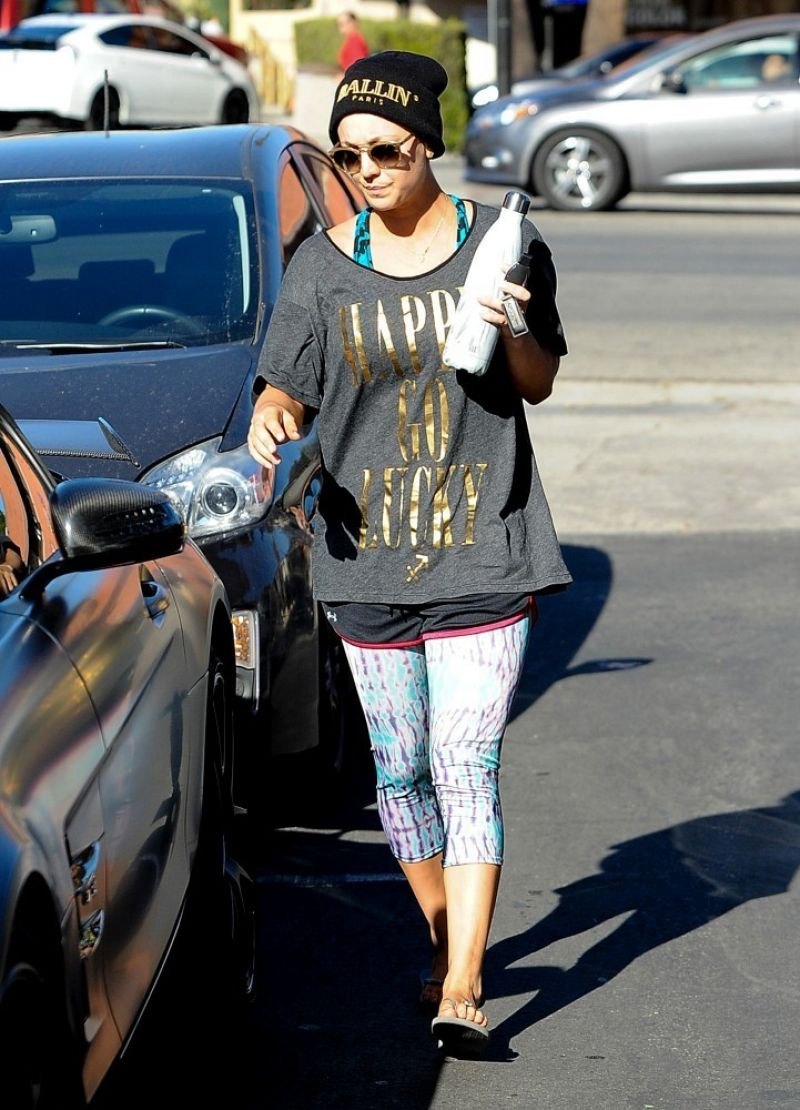 Kaley Cuoco - Leggings - Leaving Yoga Class in Studio City - November 2014