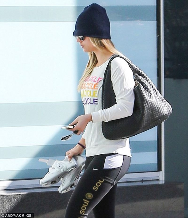 Kaley Cuoco Attends SoulCycle in West Hollywood